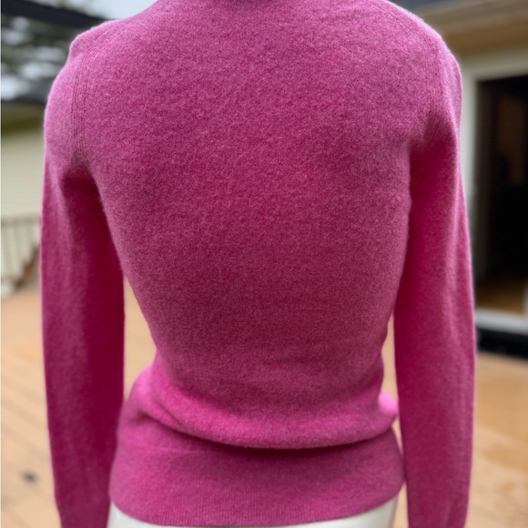 Saks Fifth Avenue Women's Cashmere Pink Sweater Crew Neck Size Small - Picture 4 of 6